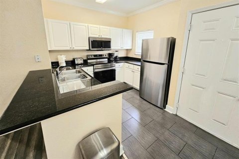 Townhouse in Kissimmee, Florida 4 bedrooms, 157.38 sq.m. № 1906770 - photo 5