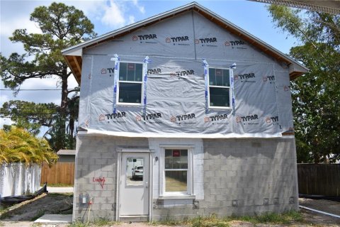 Casa en venta en Saint Petersburg, Florida, 5 dormitorios, 260.5 m2 № 1339630 - foto 9