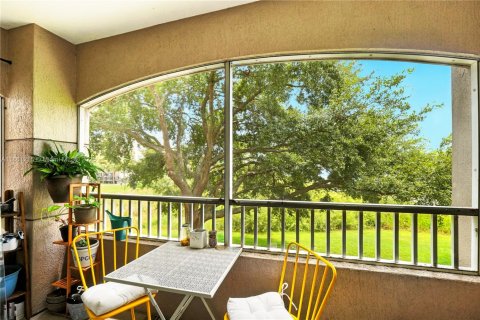 Condo in Orlando, Florida, 1 bedroom  № 1890408 - photo 18