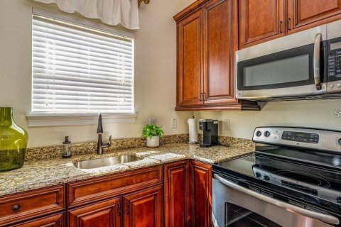 House in Four Corners, Florida 4 bedrooms, 287.07 sq.m. № 1760589 - photo 18