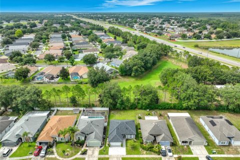House in Clermont, Florida 3 bedrooms, 106.09 sq.m. № 2202568 - photo 26