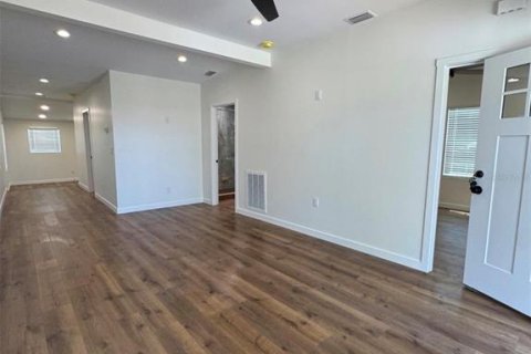 Villa ou maison à louer à Tarpon Springs, Floride: 2 chambres, 100.33 m2 № 2150594 - photo 8