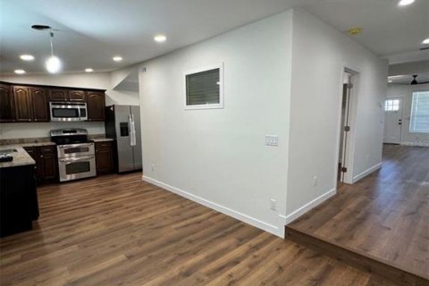 Villa ou maison à louer à Tarpon Springs, Floride: 2 chambres, 100.33 m2 № 2150594 - photo 7