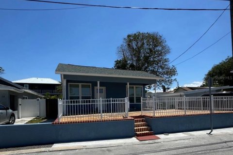 Villa ou maison à Tarpon Springs, Floride 2 chambres, 100.33 m2 № 2150594