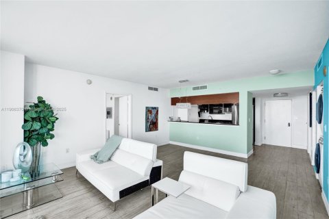 Купить кондоминиум в Майами, Флорида 2 спальни, 113.53м2, № 1957215 - фото 4