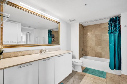 Купить кондоминиум в Майами, Флорида 2 спальни, 113.53м2, № 1957215 - фото 10