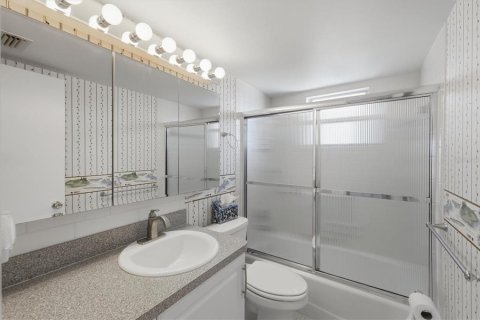 Copropriété à vendre à Bradenton, Floride: 2 chambres, 101.08 m2 № 2151749 - photo 30