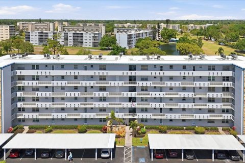 Copropriété à vendre à Bradenton, Floride: 2 chambres, 101.08 m2 № 2151749 - photo 8