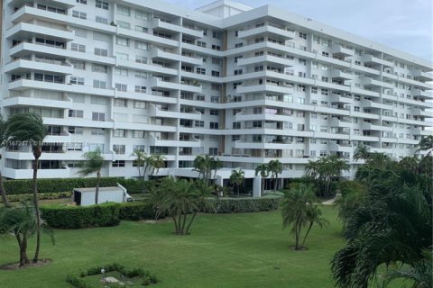 Copropriété à vendre à Key Biscayne, Floride: 2 chambres, 117.06 m2 № 1714077 - photo 1