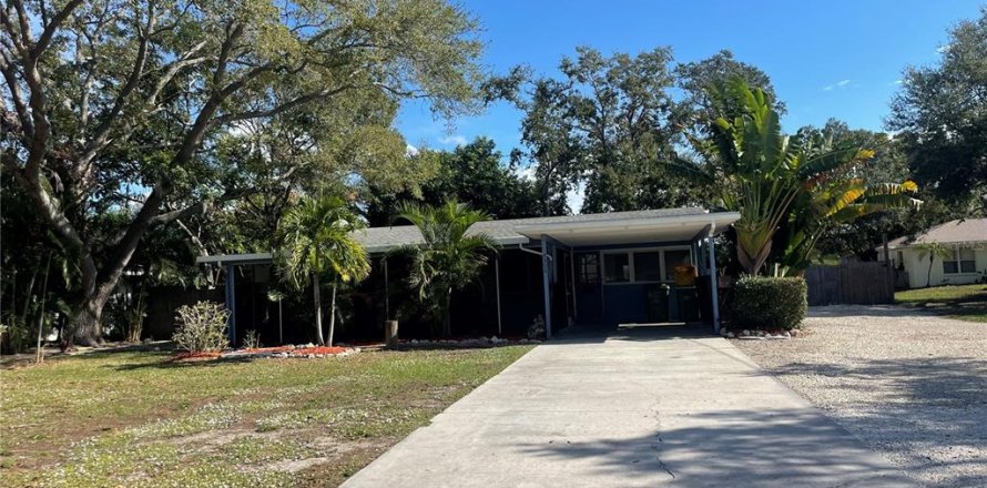 House in Sarasota, Florida 2 bedrooms, 86.96 sq.m. № 2206068