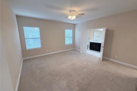 Duplex in Orlando, Florida 3 bedrooms, 179.86 sq.m. № 2319011 - photo 28