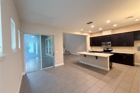 Duplex in Orlando, Florida 3 bedrooms, 179.86 sq.m. № 2319011 - photo 8