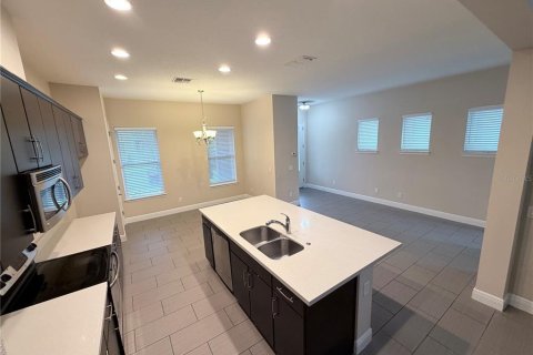 Duplex in Orlando, Florida 3 bedrooms, 179.86 sq.m. № 2319011 - photo 14