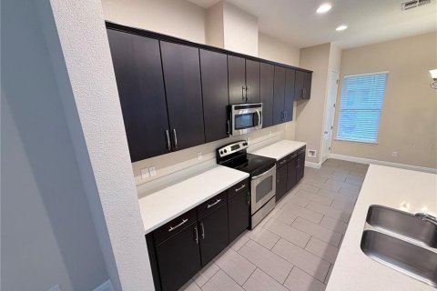 Duplex in Orlando, Florida 3 bedrooms, 179.86 sq.m. № 2319011 - photo 13