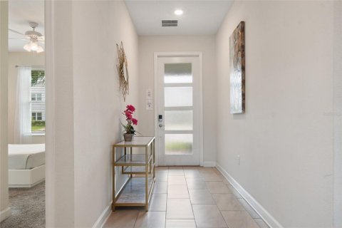 House in Davenport, Florida 5 bedrooms, 286.23 sq.m. № 2118466 - photo 3