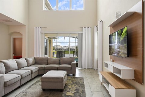 House in Davenport, Florida 5 bedrooms, 286.23 sq.m. № 2118466 - photo 15