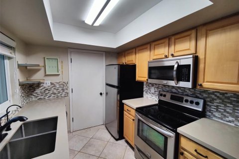 Condominio en venta en Temple Terrace, Florida, 3 dormitorios, 118.17 m2 № 1804868 - foto 19