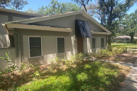 Condominio en venta en Temple Terrace, Florida, 3 dormitorios, 118.17 m2 № 1804868 - foto 1