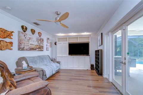 House in Brandon, Florida 3 bedrooms, 192.12 sq.m. № 2310244 - photo 15