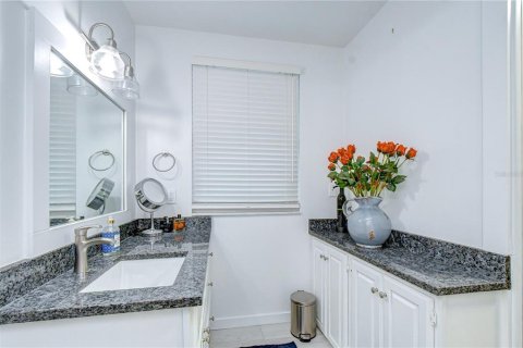 House in Brandon, Florida 3 bedrooms, 192.12 sq.m. № 2310244 - photo 21