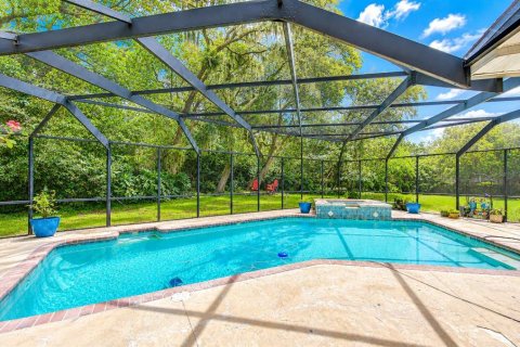 House in Brandon, Florida 3 bedrooms, 192.12 sq.m. № 2310244 - photo 3