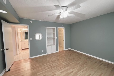 Condo in Coconut Creek, Florida, 2 bedrooms № 2250104 - photo 23