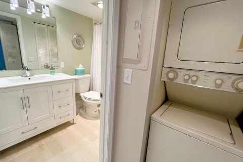 Condo in Coconut Creek, Florida, 2 bedrooms № 2250104 - photo 19