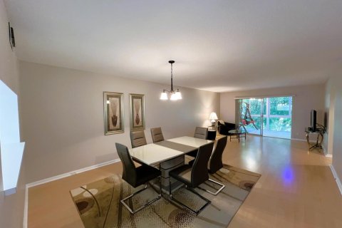 Condo in Coconut Creek, Florida, 2 bedrooms № 2250104 - photo 5