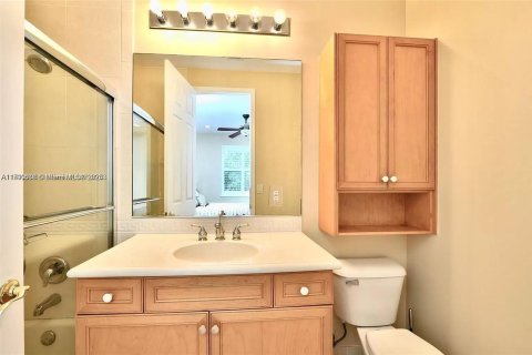 Casa en venta en Pembroke Pines, Florida, 5 dormitorios, 396.69 m2 № 2016596 - foto 20