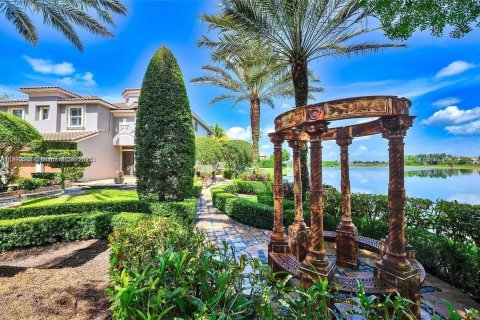 Casa en venta en Pembroke Pines, Florida, 5 dormitorios, 396.69 m2 № 2016596 - foto 5