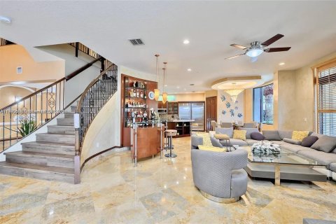Casa en venta en Pembroke Pines, Florida, 5 dormitorios, 396.69 m2 № 2016596 - foto 9