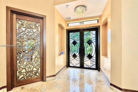 Casa en venta en Pembroke Pines, Florida, 5 dormitorios, 396.69 m2 № 2016596 - foto 7