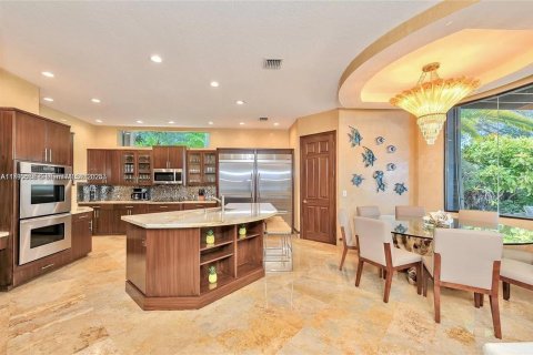 Casa en venta en Pembroke Pines, Florida, 5 dormitorios, 396.69 m2 № 2016596 - foto 11