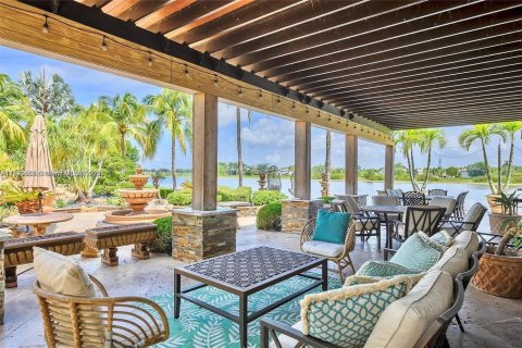 Casa en venta en Pembroke Pines, Florida, 5 dormitorios, 396.69 m2 № 2016596 - foto 30