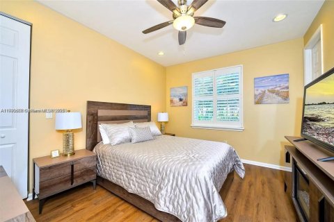 Casa en venta en Pembroke Pines, Florida, 5 dormitorios, 396.69 m2 № 2016596 - foto 16