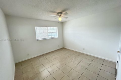 Propiedad comercial en venta en Dania Beach, Florida, 153.75 m2 № 1998936 - foto 7