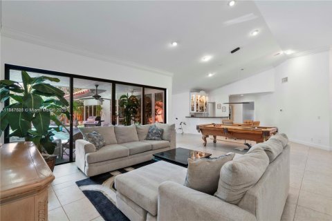 House in Boca Raton, Florida 4 bedrooms, 273.13 sq.m. № 1889606 - photo 11