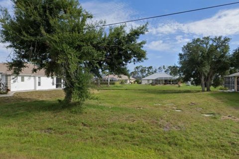 Terreno en Rotonda, Florida № 2102932