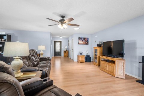 Condo in Sun City Center, Florida, 2 bedrooms  № 2267164 - photo 11