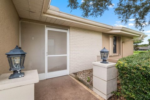 Condo in Sun City Center, Florida, 2 bedrooms  № 2267164 - photo 5