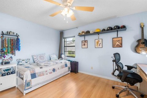 Condo in Sun City Center, Florida, 2 bedrooms  № 2267164 - photo 27