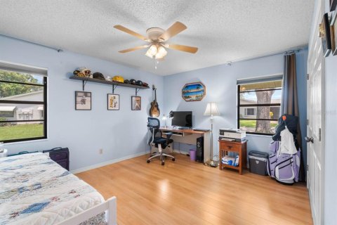 Condo in Sun City Center, Florida, 2 bedrooms  № 2267164 - photo 26