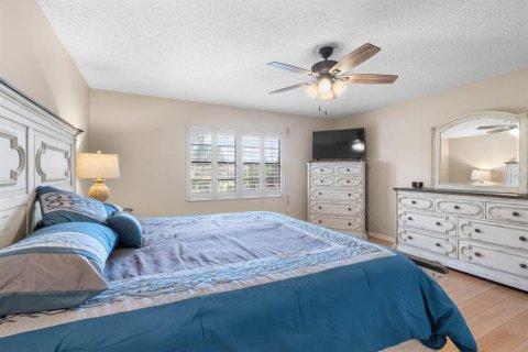 Condo in Sun City Center, Florida, 2 bedrooms  № 2267164 - photo 23