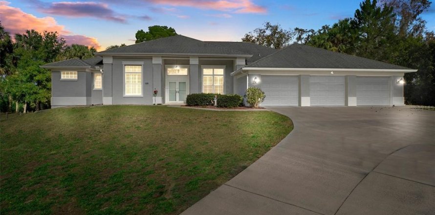House in Homosassa, Florida 4 bedrooms, 223.99 sq.m. № 1533650