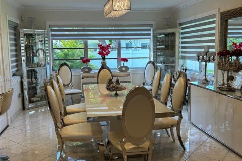 Villa ou maison à vendre à Miami, Floride: 4 chambres № 1794194 - photo 5