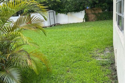 Villa ou maison à vendre à Miami, Floride: 4 chambres № 1794194 - photo 19