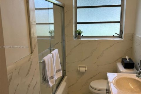 Villa ou maison à vendre à Miami, Floride: 4 chambres № 1794194 - photo 8