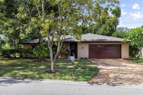 House in Tampa, Florida 3 bedrooms, 148.18 sq.m. № 2366948