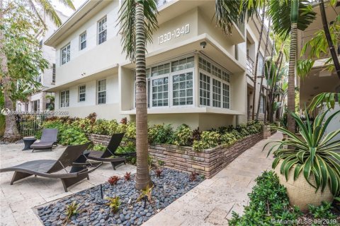 Студия в кондо в Майами-Бич, Флорида № 2025307