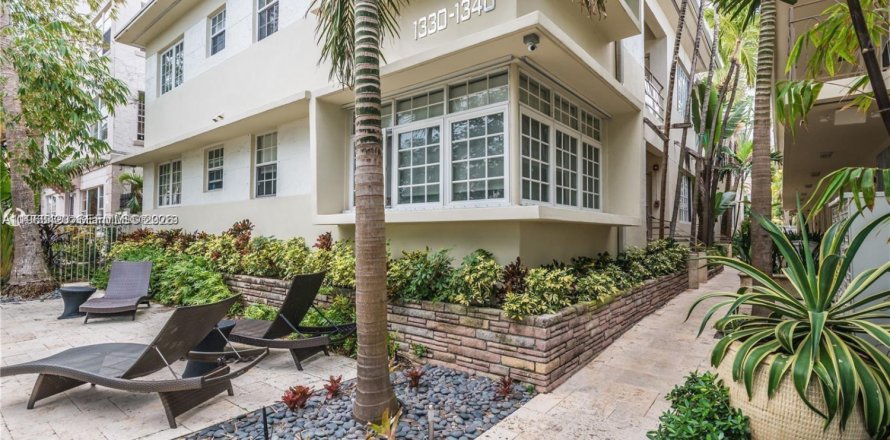 Студия в кондо в Майами-Бич, Флорида № 2025307